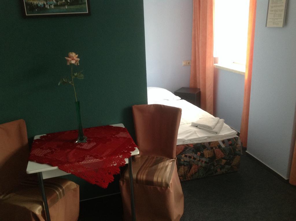 Gasthof Stadt Brandenburg Hotel Wittenberg Szoba fotó