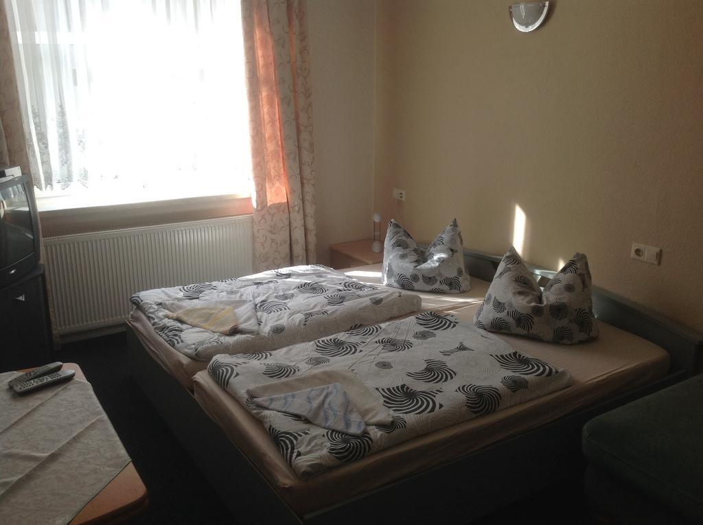 Gasthof Stadt Brandenburg Hotel Wittenberg Szoba fotó